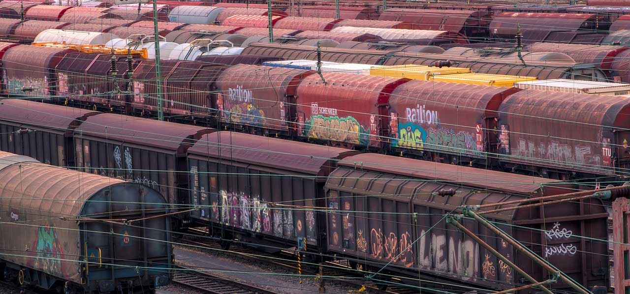 Lübeck verklagt die Bahn: Darf trotz der Klage weitergebaut werden?